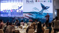 Kementerian Lingkungan Hidup dan Kehutanan (LHK) berkomitmen penuh untuk mengakhiri polusi plastik melalui kampanye Resik (Redefining Solutions on Plastic Pollution Towards Integrated Policy and Knowledge). Itu ditegaskan kembali pada acara puncak kampanye Resik, di Jakarta, Kamis (20/6/2024). 