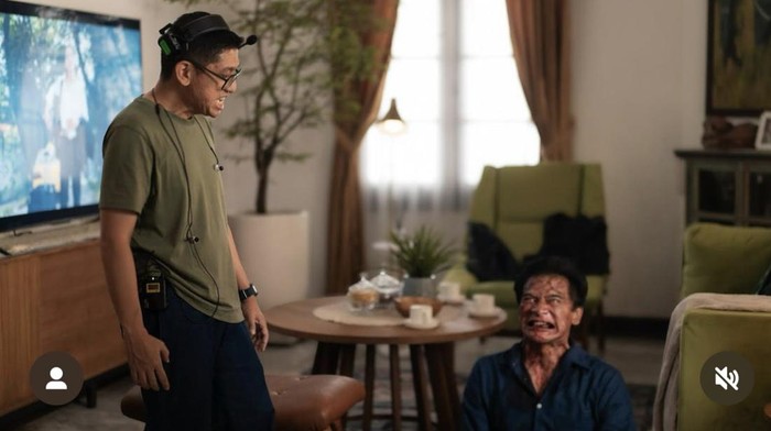 Abadi Nan Jaya Cuplikan adegan BTS film Abadi Nan Jaya di Netflix.
