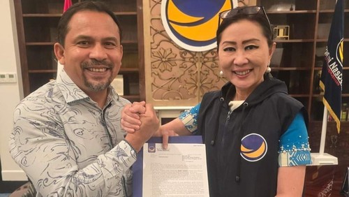 Abdul Kader Jaelani saat menerima rekomendasi dari NasDem sebagai calon Bupati Dompu 2024.