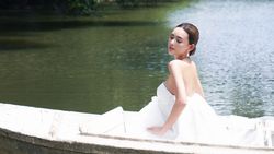 Amanda Manopo Pemotretan di Hutan Mangrove, Tatonya Ngintip