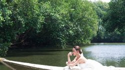 Amanda Manopo Pemotretan di Hutan Mangrove, Tatonya Ngintip