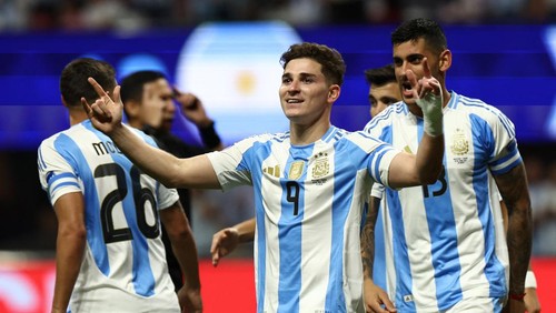 Soccer Football - Copa America 2024 - Group A - Argentina v Canada - Mercedes-Benz Stadium, Atlanta, Georgia, United States - June 20, 2024 Argentinas Julian Alvarez celebrates scoring their first goal REUTERS/Agustin Marcarian