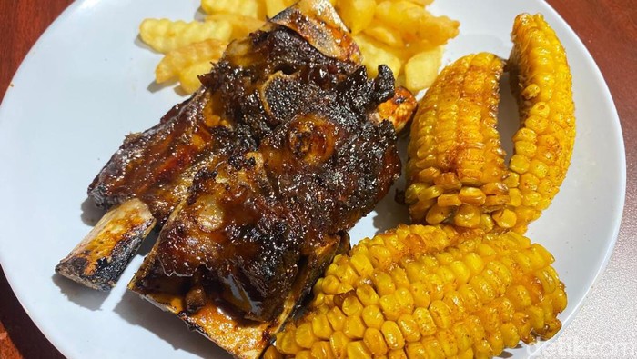 5 Tempat Makan Iga Bakar yang Terkenal Empuk Juicy dengan Bumbu Meresap