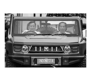 Prabowo Ucapkan Selamat Ultah, Unggah Foto Sopiri Jokowi Naik Mobil RI