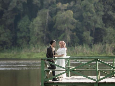 Foto pasangan Randi dan Icha Melisa viral di TikTok, usai Icha mengunggah kisahnya yang bersatu karena orang tua yang menjodohkannya