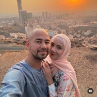 Raffi Ahmad beserta keluarganya berangkat haji 2024. Setelah menjalani serangkaian ibadah di Tanah Suci, Raffi Ahmad pun tampil baru dengan kepala yang botak. Foto: Instagram