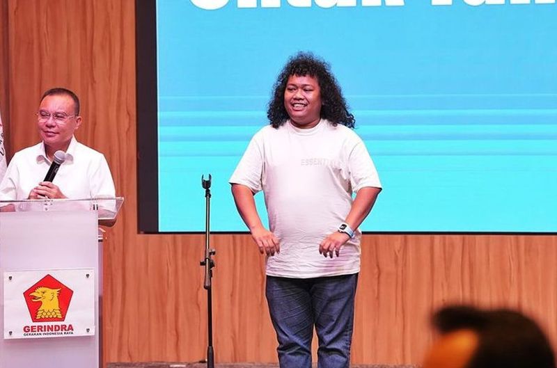 Gaya Makan Marshel Widianto Saat Jalan-jalan di Luar Negeri