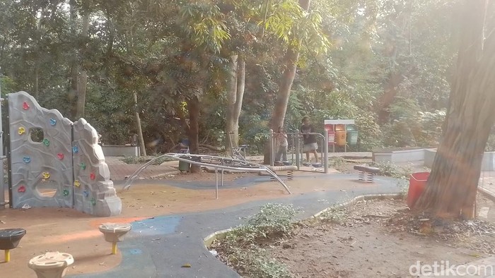 Hutan Kota Srengseng, Kembangan, Jakarta Barat