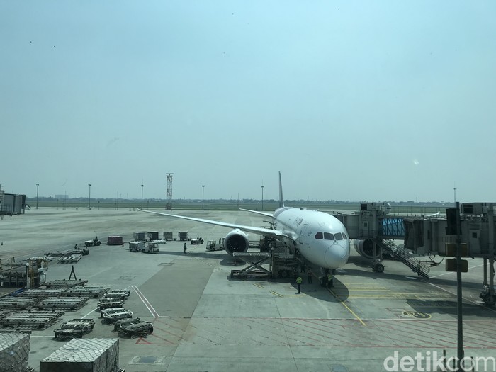 Ilustrasi pesawat di bandara