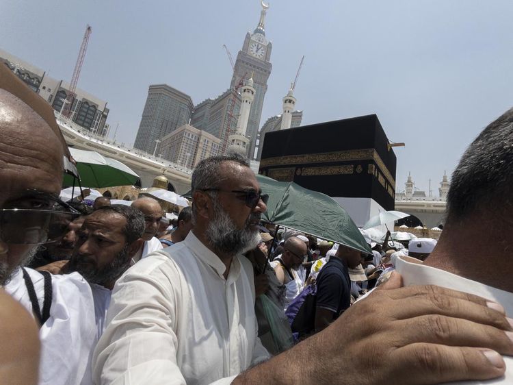 Momen Jemaah Haji Melaksanakan Tawaf Ifadah
