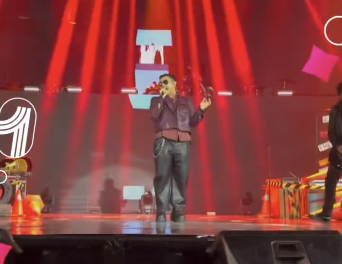 Penampilan Judika di Allo Bank Fest 2024.