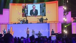 Kahitna Bikin Baper di Allo Bank Festival 2024 Day 1