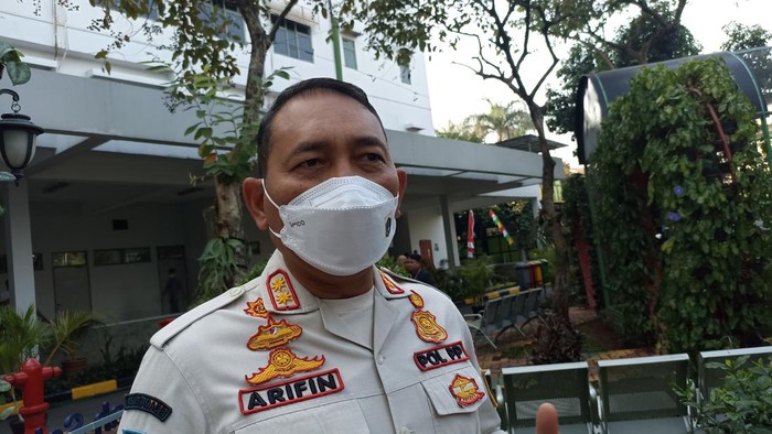 Petugas Satpol PP DKI Jakarta Beraksi Kejar Jambret di CFD Sudirman