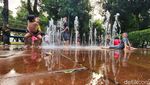 Keceriaan Anak-anak Bermain di RPTRA Taman Puring