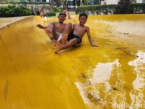 Keceriaan Anak-anak Bermain di RPTRA Taman Puring