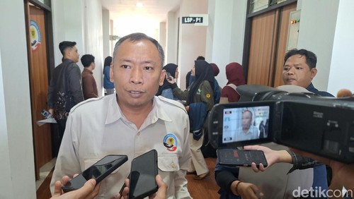 Ketua Satgas PPKS Unram Joko Jumadi ketika diwawancarai awak media, Jumat (21/6/2024).