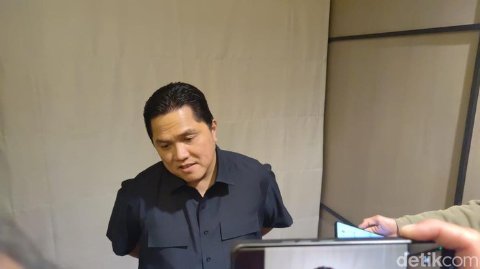 Ketua Umum PSSI Erick Thohir saat ditemui awak media di Hotel Alila Solo, Jumat (21/6/2024) malam.