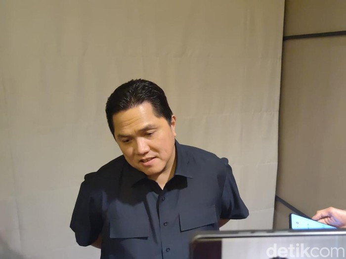 Ketua Umum PSSI Erick Thohir saat ditemui awak media di Hotel Alila Solo, Jumat (21/6/2024) malam.