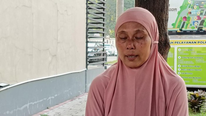 Kokom Komariah (53)
