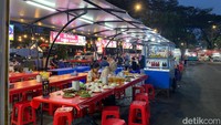 Pasar 8 Alam Sutera merupakan pasar modern yang dileilingi ruko. Pasar ini tak hanya aktif di pagi hari saja, tetapi juga malam hari. Foto: detikcom/Riska Fitria