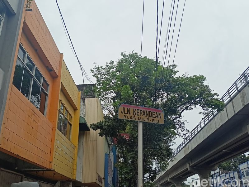 Lokasi ini menjadi tempat kumpulnya pasangan muda-mudi di Palembang tahun 90-an