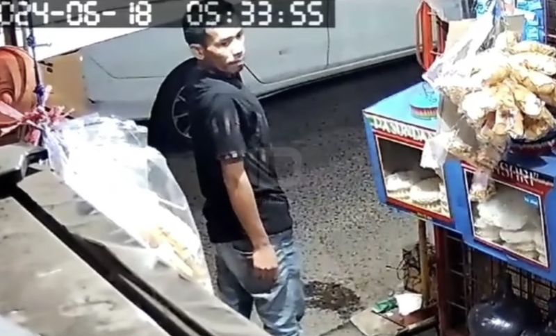 Maling di salah satu toko Madura di Pancoran Mas, Depok. (Dok Istimewa)