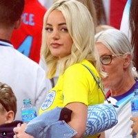 Megan Pickford tampak eksis di barisan penonton Euro 2024 saat Inggris bermain imbang melawan Denmark. Pada pertandingan yang digelar di Frankfurt Arena, Jerman itu Inggris Vs Denmark berakhir dengan skor 1 - 1. Foto: Instagram