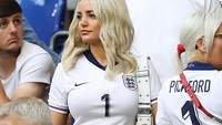 Koper Hilang di AS, Begini Gaya Istri Jordan Pickford Saat Nonton Piala Dunia