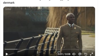 Marcus Rashford pun bersantai sambil melihat Inggris kepayahan. Foto: X.com