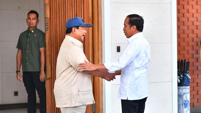 Gestur Hangat Prabowo di Halim: Mengucapkan Ultah Langsung kepada Jokowi