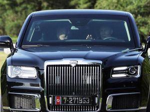 Putin Semobil Bareng Kim Jong Un di China, Naik Limosin Mewah Ini
