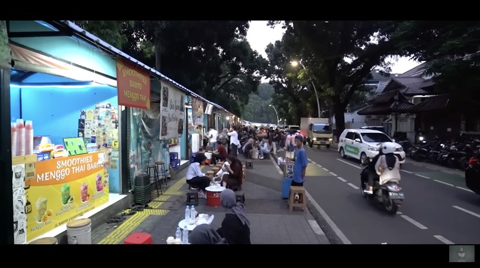 Nikita Mirzani Cicip Makanan Viral di Barito, Ini Komentarnya Nikita Mirzani Cicip Makanan Viral di Barito, Ini Komentarnya