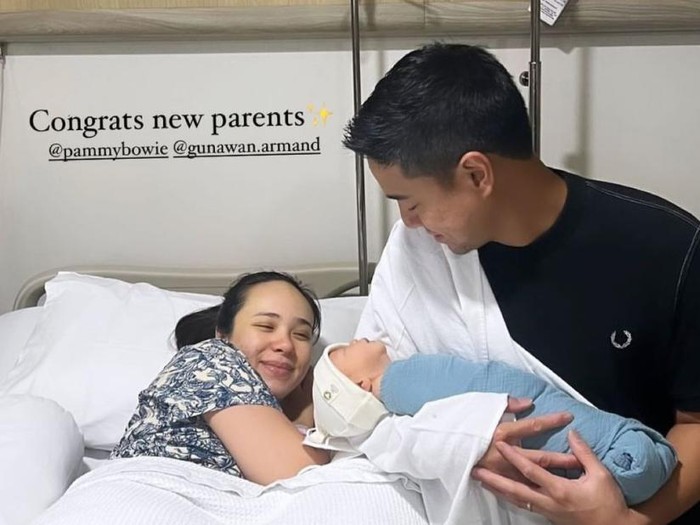 Pamela Bowie melahirkan anak pertama.