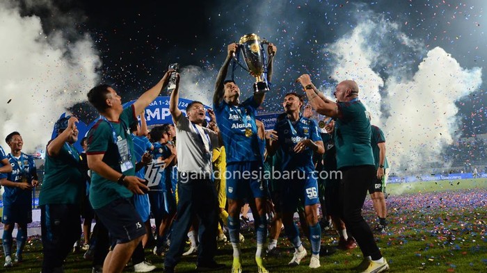 Para pemain Persib Bandung saat menjuarai Liga 1 2023/2024.