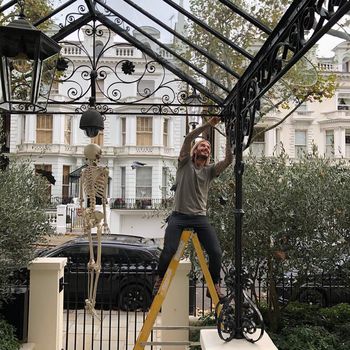 Penampakan rumah David Beckham di London.