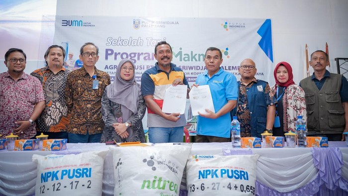 Penandatangan Perjanjian Kerjasama Pengolahan Sampah Bekas Kemasan Karung Pupuk antara Bank Sampah Induk Kota Palembang Eco Green dengan Koperasi Tunas Mekar Sari Jaya.