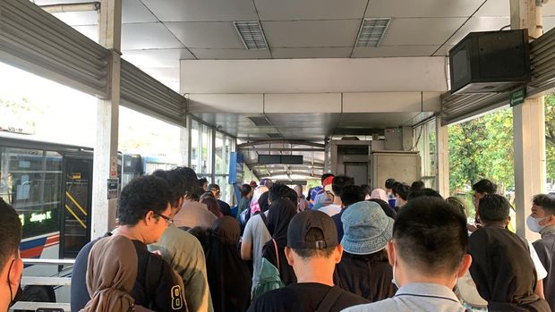 Pengalaman Naik TransJakarta ke Jakarta Fair