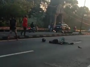 Penyeberang Jalan di Pasuruan Ditabrak Motor, 2 Orang Tergeletak Luka Parah
