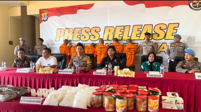 Polda Kaltara saat merilis pengungkapan sabu asal Malaysia.