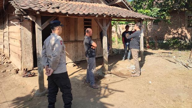 Polres Batu bedah rumah