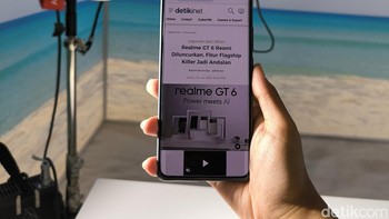 Realme GT 6 punya spesifikasi menggiurkan, mulai dari desainnya yang premium, layar dengan kecerahan 6000 nit, chipset Powerful Snapdragon 8s Gen 3, konfigurasi kamera kelas flagship, fungsi AI yang intuitif, hingga baterai besar 5500 mAh dengan pengisian daya ultra cepat SUPERVOOC 120W. Foto: Rachmatunnisa