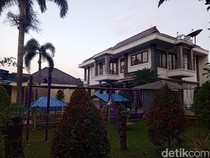 Potret Megahnya Rumah Bos Persib Umuh Muchtar di Sumedang