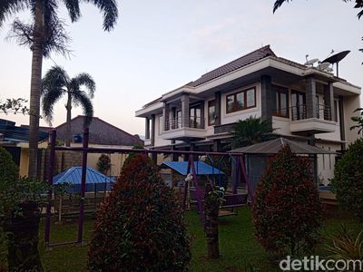 Potret Megahnya Rumah Bos Persib Umuh Muchtar di Sumedang