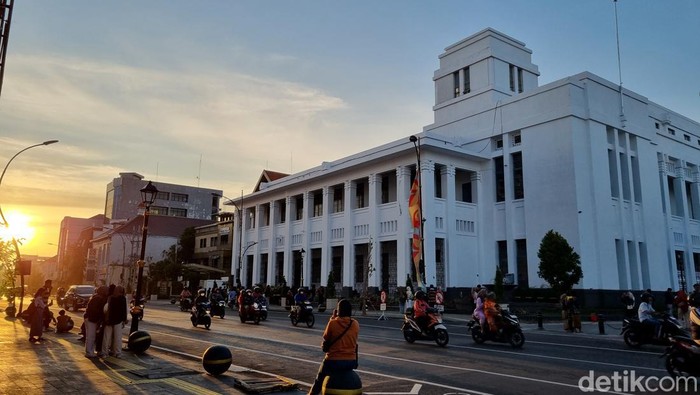 Senja di Kota Lama Surabaya