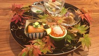 Chef asal Jepang, Hashiri mendirikan menu Omakase sushi segar di San Francisco, California dengan harga Sultan. Restoran bernama Hashii Chefs Table Omakase menawarkan Rp 8,2 juta per orang per sesi omakasenya. Foto: The Richest