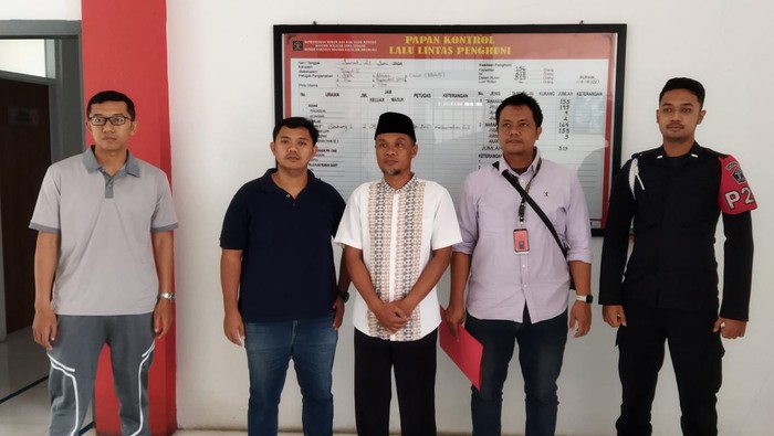 Tersangka saat dimintai keterangan penyidik Kejaksaan Negeri Boyolali, Jumat (21/6/2024).