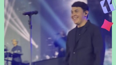 Tulus Bikin Karaoke Massal di Allo Bank Fest 2024