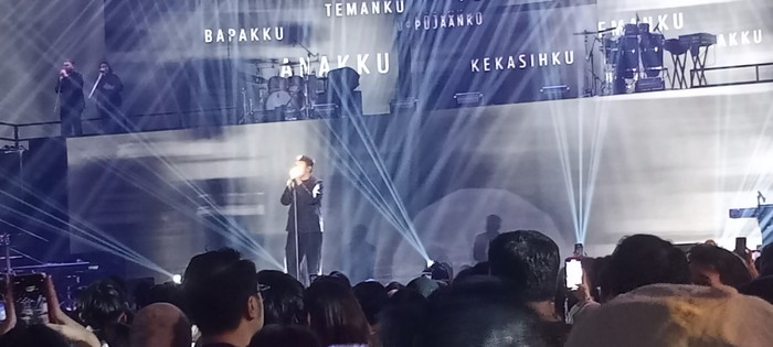Tulus di Allo Bank Festival 2024