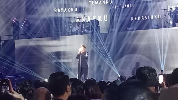 Tulus di Allo Bank Festival 2024