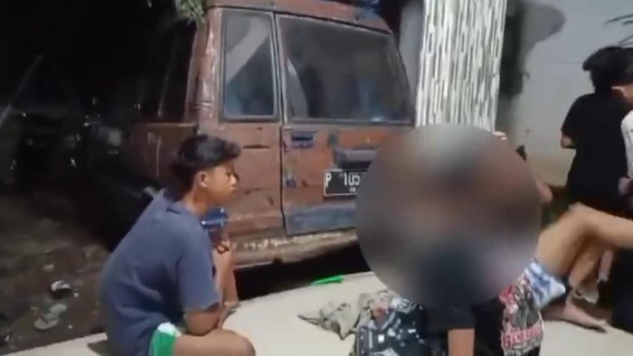 Video perundungan diduga terhadap bocah di Jember yang beredar viral di media sosial.